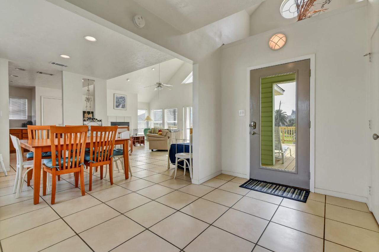 The Vista Of Palm Holiday home Galveston